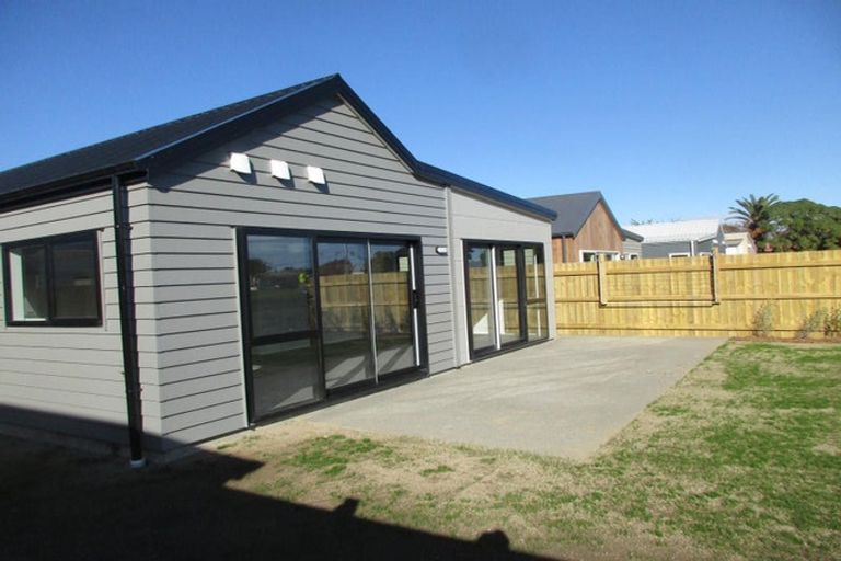 Photo of property in 30 Koru Loop, Paraparaumu, 5032