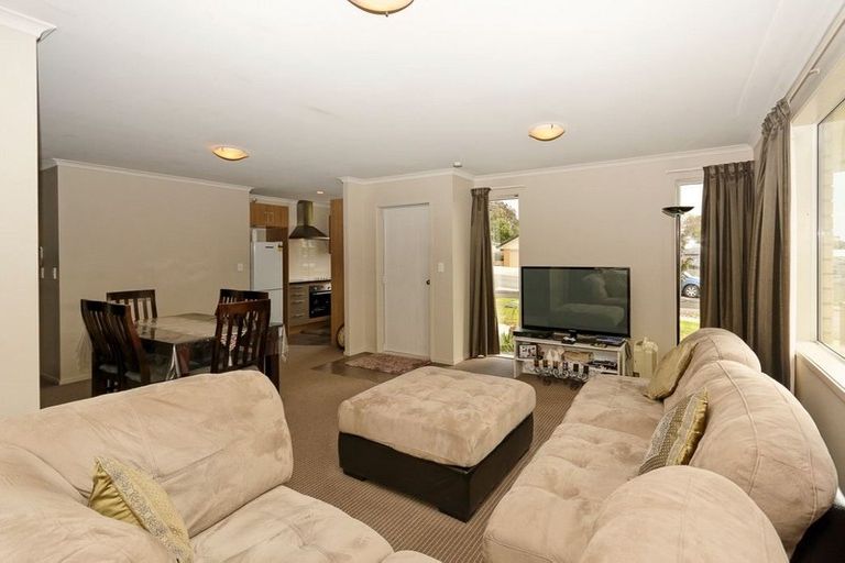 Photo of property in 3 Anna Lane, Glen Eden, Auckland, 0602
