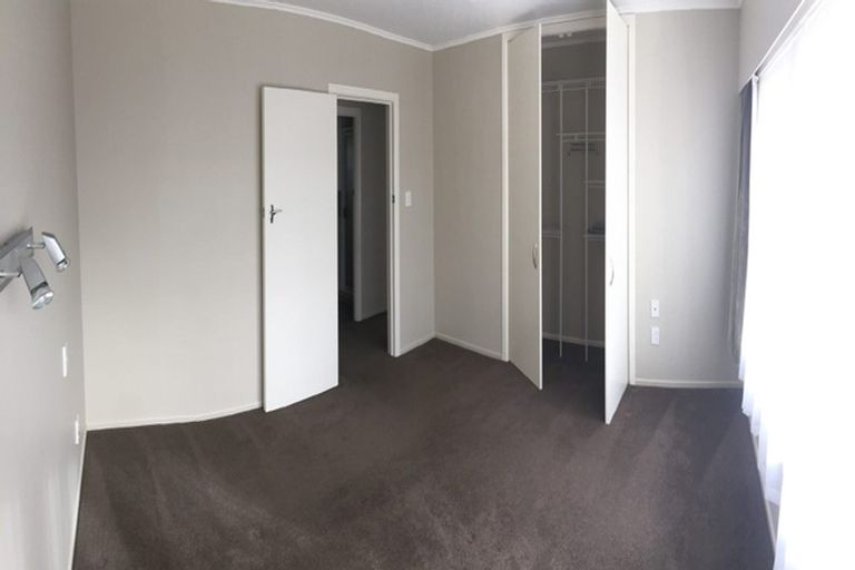 Photo of property in 14 Felstead Street, Birkenhead, Auckland, 0626