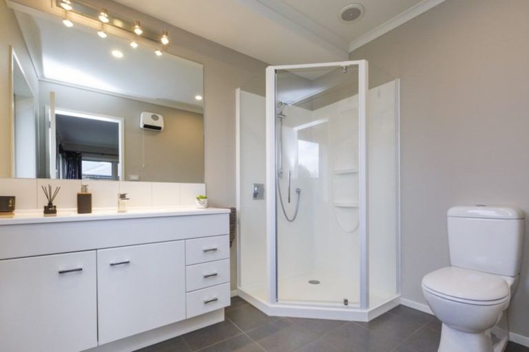 Photo of property in 10 Doncaster Court, Awapuni, Palmerston North, 4412