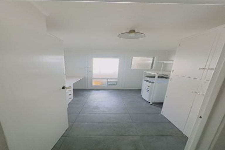 Photo of property in 247 Forrest Hill Road, Forrest Hill, Auckland, 0620