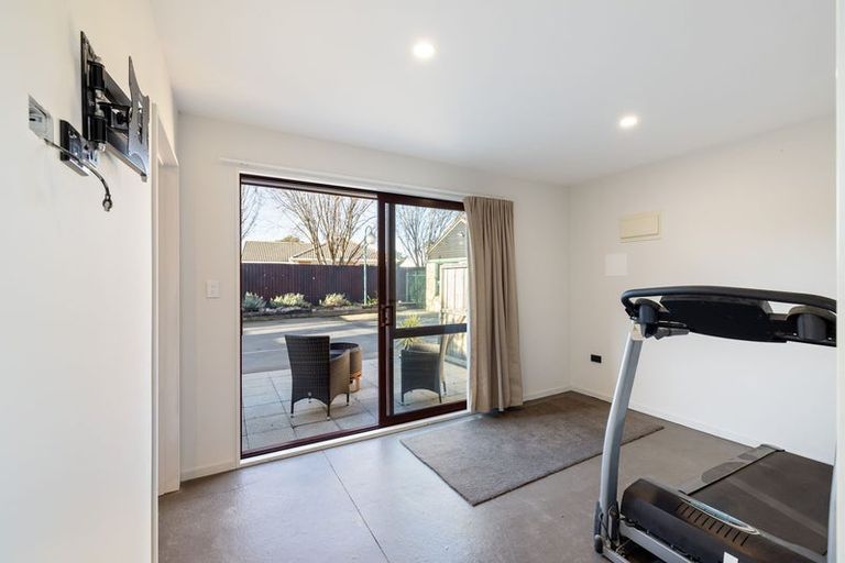 Photo of property in 164 Queenspark Drive, Parklands, Christchurch, 8083