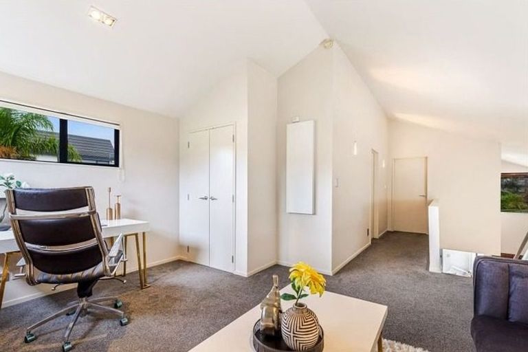 Photo of property in 48a Picasso Drive, West Harbour, Auckland, 0618