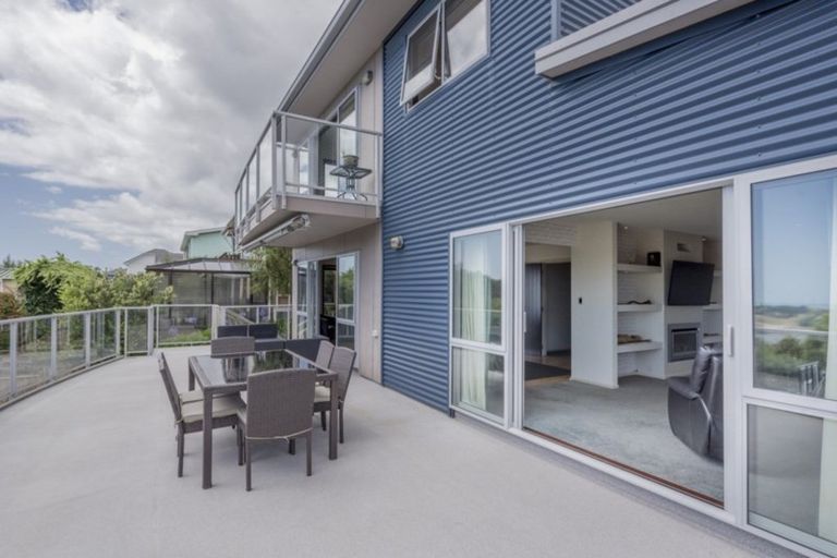 Photo of property in 48 Kotare Street, Waikanae, 5036