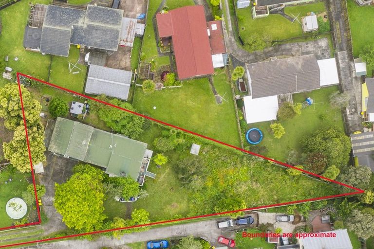 Photo of property in 139 View Road, Sunnyvale, Auckland, 0612