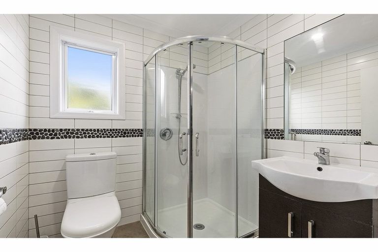 Photo of property in 108 Broderick Road, Johnsonville, Wellington, 6037