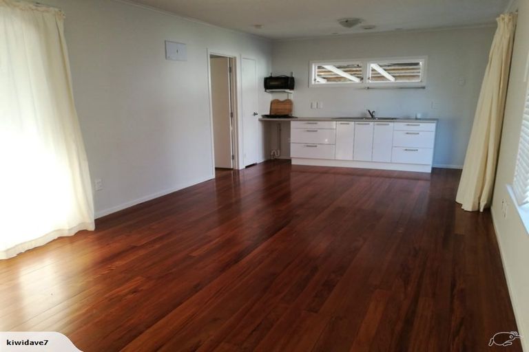 Photo of property in 5 Domain Lane, Mangere Bridge, Auckland, 2022