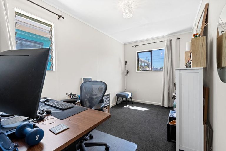 Photo of property in 124 Park Avenue, Waitarere Beach, Levin, 5510