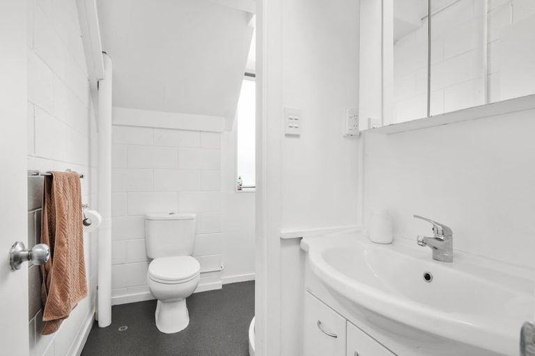 Photo of property in Paddington Apartments, 15/15 Mckinley Crescent, Brooklyn, Wellington, 6021