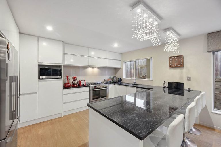 Photo of property in 96 Babich Road North, Ranui, Auckland, 0612