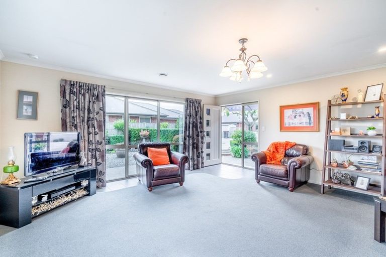 Photo of property in 96 Park Street, Winton, 9720