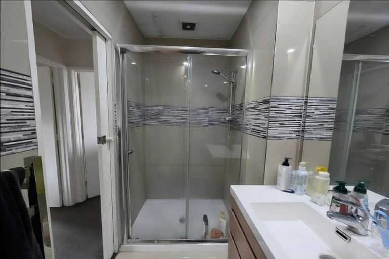 Photo of property in 2/57 Cardiff Road, Pakuranga, Auckland, 2010