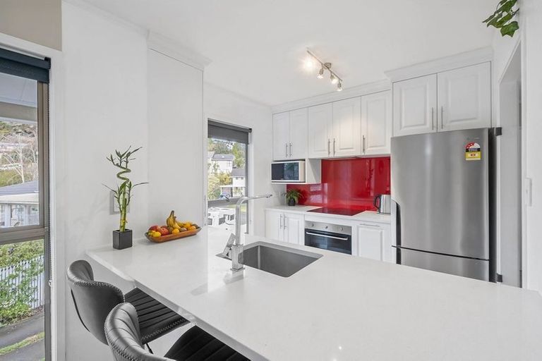 Photo of property in 2/49 Simon Ellice Drive, Bayview, Auckland, 0629