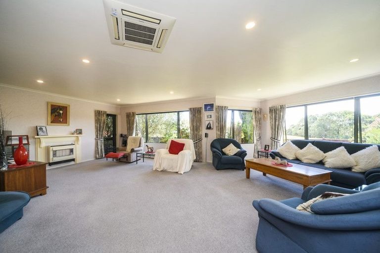 Photo of property in 97 Summerhill Drive, Fitzherbert, Palmerston North, 4410