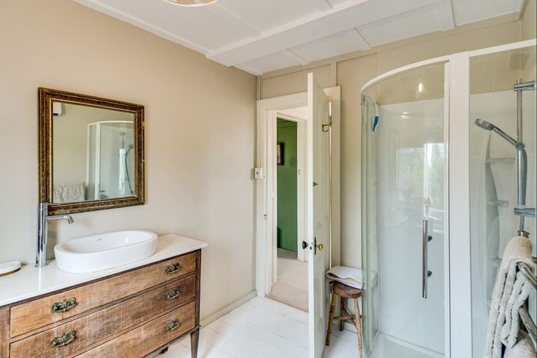 Photo of property in 98 Te Mata Road, Havelock North, 4130