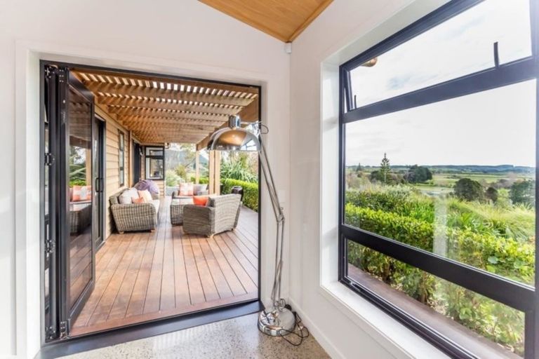 Photo of property in 141 Manakau Heights Drive, Manakau, Levin, 5573