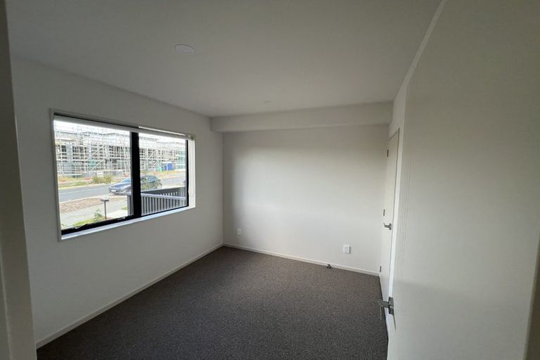 Photo of property in 13 Longshore Drive, Long Bay, Auckland, 0630
