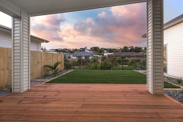 Photo of property in 9 Breakwater Way, Whitby, Porirua, 5024