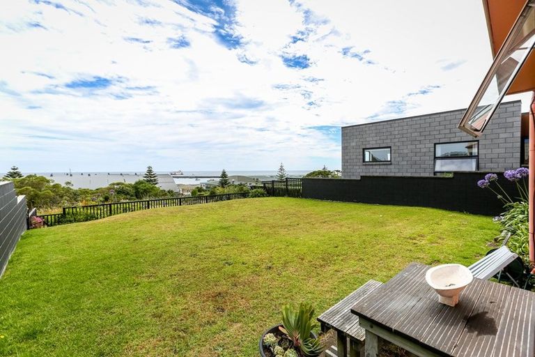 Photo of property in 44b Whiteley Street, Moturoa, New Plymouth, 4310