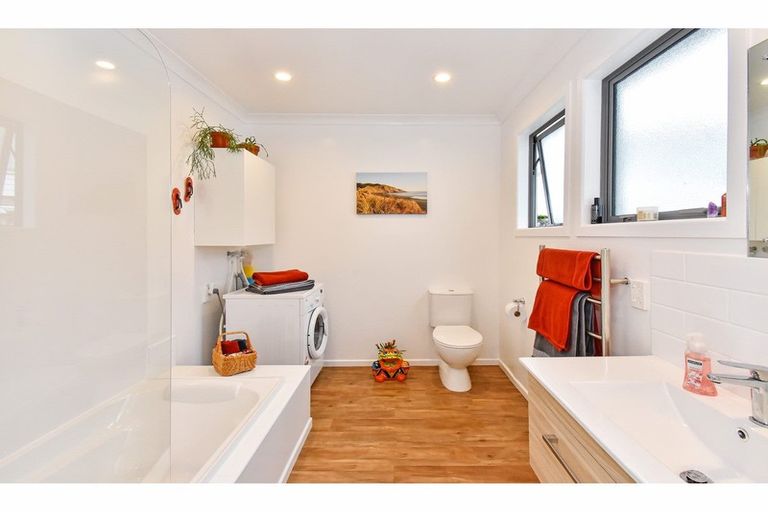 Photo of property in 14 Cordyline Road, Port Waikato, Tuakau, 2695