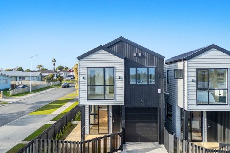 Photo of property in 3 Ewbank Place, Manurewa, Auckland, 2102