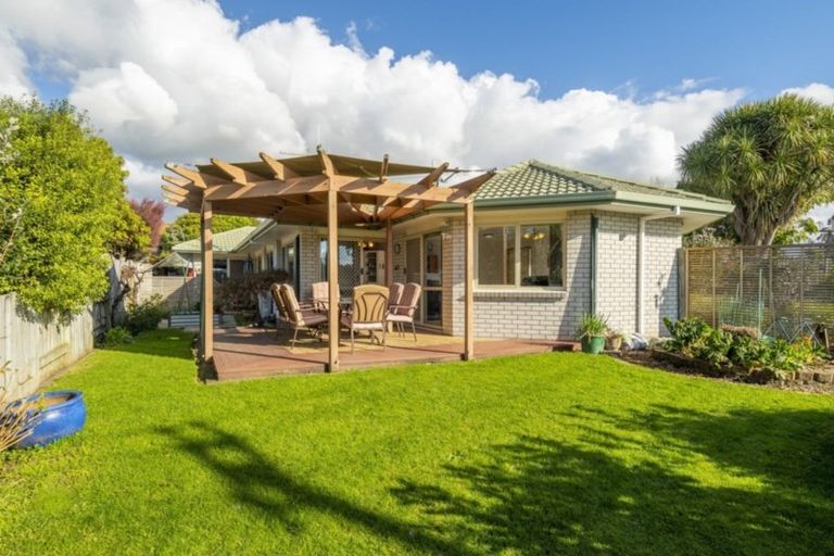Photo of property in 17 Pampas Grove, Welcome Bay, Tauranga, 3112