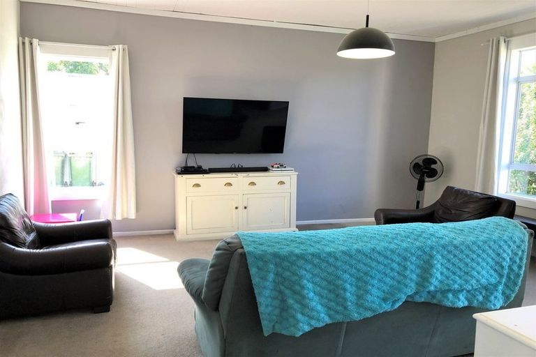 Photo of property in 48 Burns Street, Milton, 9220