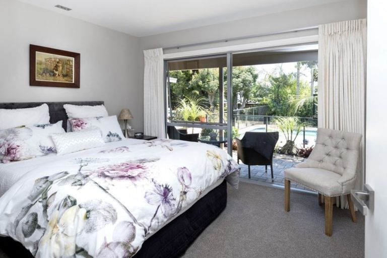 Photo of property in 5 Elimar Drive, Sunnyhills, Auckland, 2010