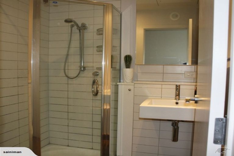 Photo of property in Trinity Apartments, 407/19 College Street, Te Aro, Wellington, 6011