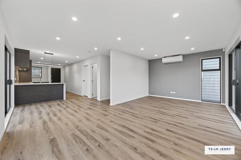 Photo of property in 25 Jandell Crescent, Bucklands Beach, Auckland, 2014