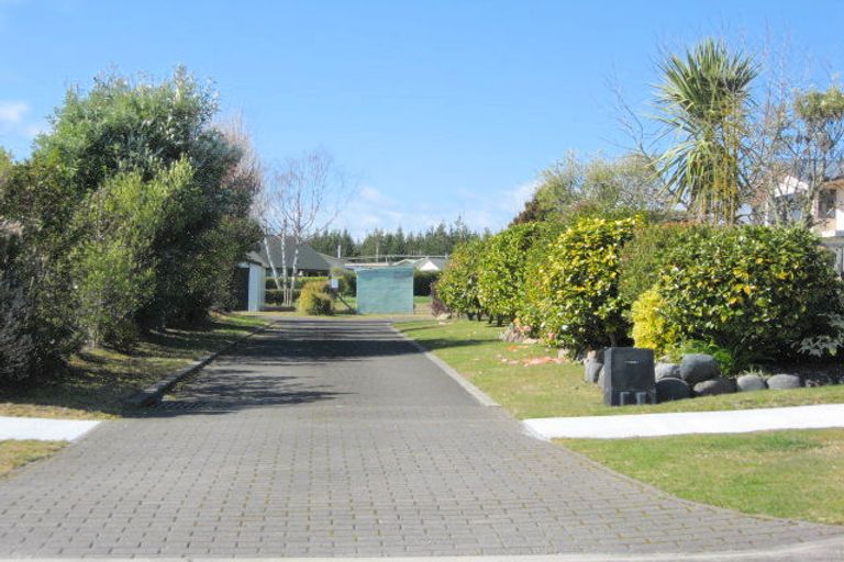 Photo of property in 18 Rowena Crescent, Motuoapa, Turangi, 3382