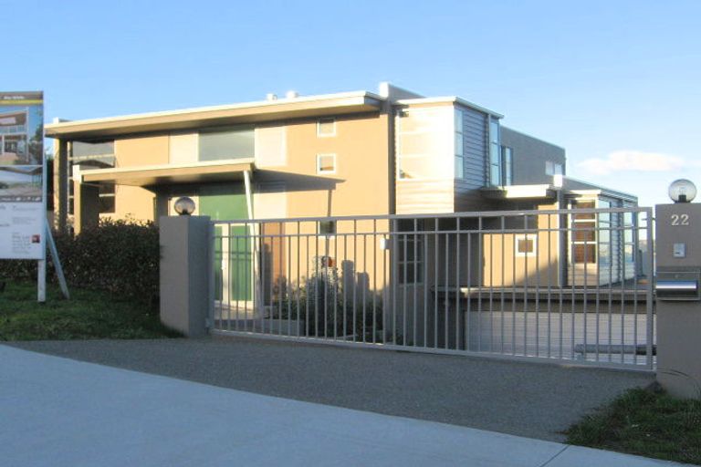 Photo of property in 22 Courtneys, West Harbour, Auckland, 0618