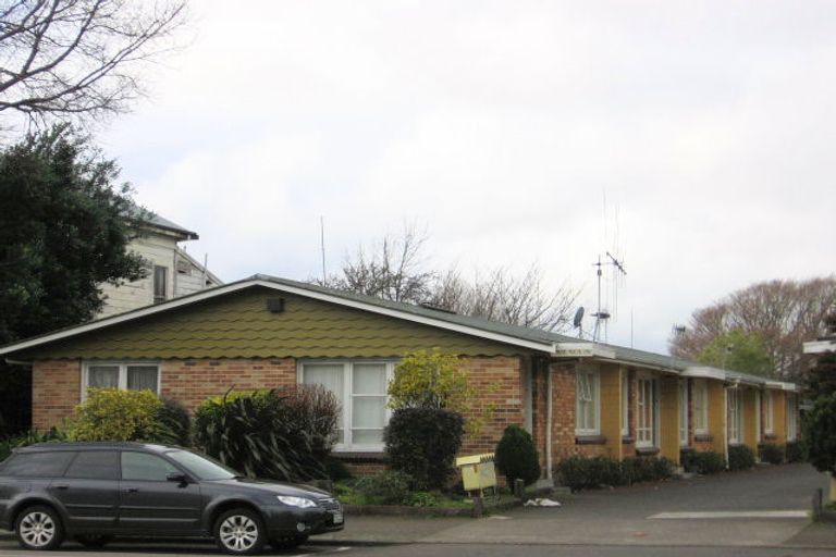 Photo of property in 1/121 Fitzherbert Avenue, West End, Palmerston North, 4410