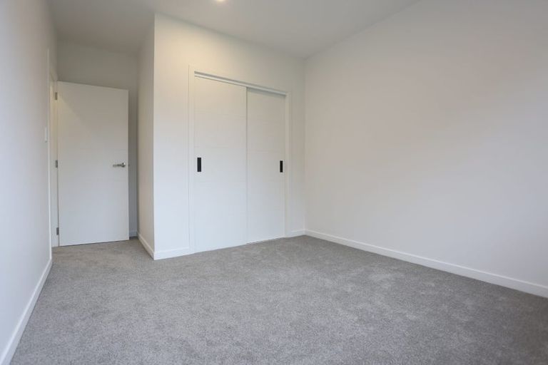 Photo of property in 13d King Richard Place, Browns Bay, Auckland, 0630