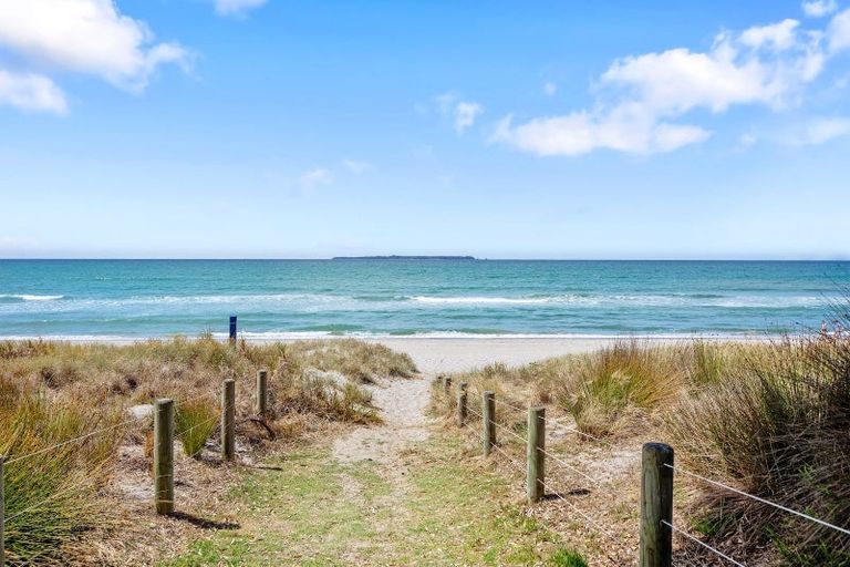 Photo of property in 124a Karewa Parade, Papamoa Beach, Papamoa, 3118