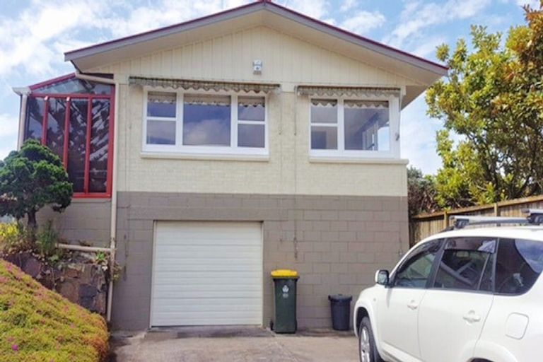 Photo of property in 13 The Rosebowl, Sunnyhills, Auckland, 2010