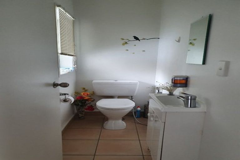 Photo of property in 8/18 Pannill Place, Oteha, Auckland, 0632