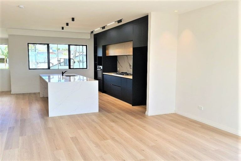 Photo of property in 167c East Coast Road, Castor Bay, Auckland, 0620