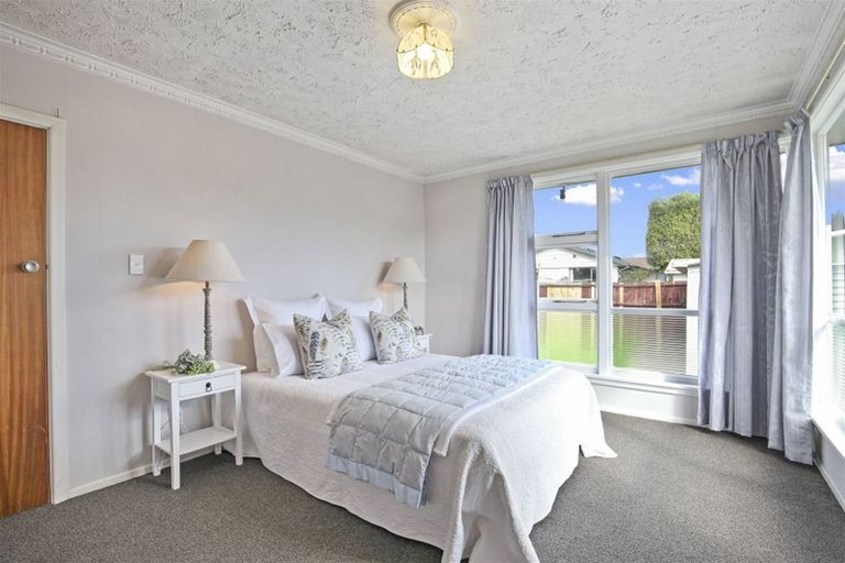 Photo of property in 147 Yaldhurst Road, Sockburn, Christchurch, 8042