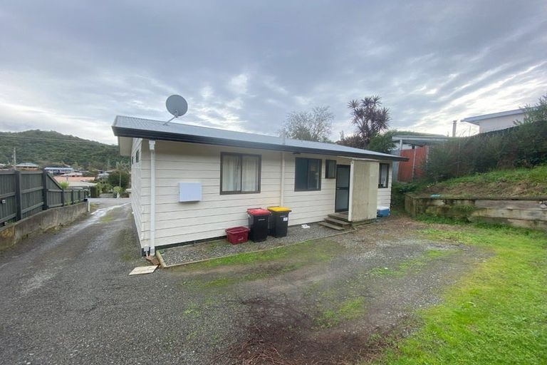 Photo of property in 57 Milton Terrace, Picton, 7220