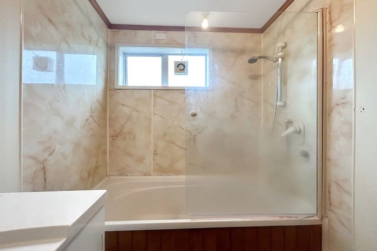 Photo of property in 33 Huia Street, Waikiwi, Invercargill, 9810