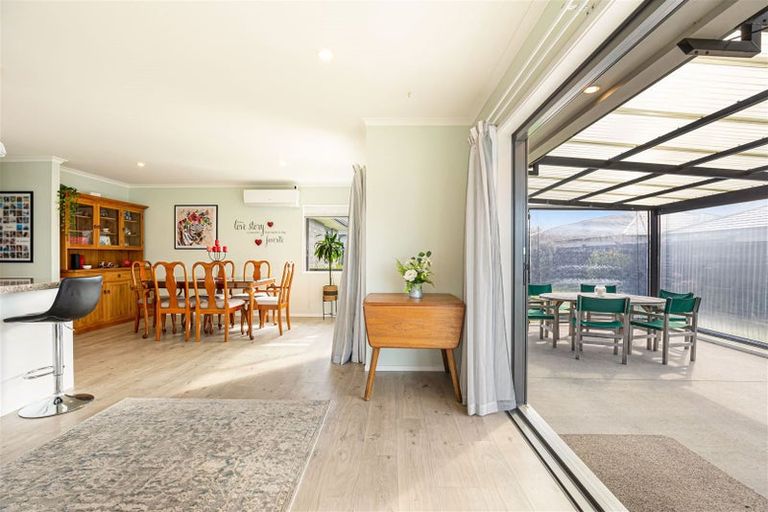 Photo of property in 4 Aporo Drive, Kumeu, 0810