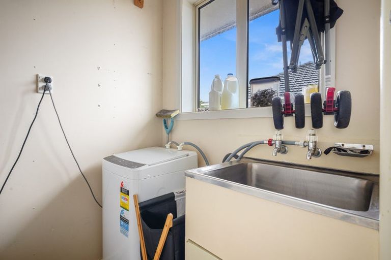 Photo of property in 102 Effingham Street, North New Brighton, Christchurch, 8083