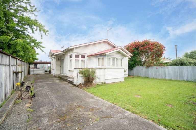 Photo of property in 98 Wood Street, Takaro, Palmerston North, 4410