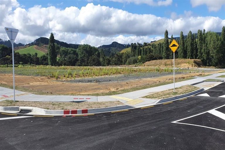 Photo of property in 8 Mataikokako Loop, Kawakawa Bay, 2585