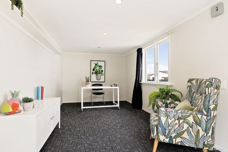 Photo of property in 20 Alberta Street, Point Chevalier, Auckland, 1022