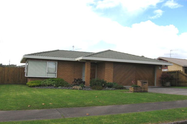 Photo of property in 13 Vanderbilt Parade, Albany, Auckland, 0632