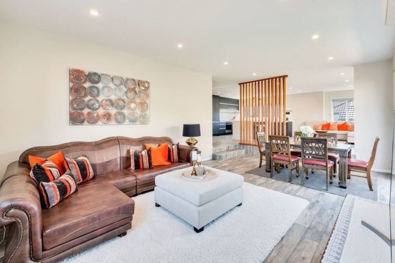 Photo of property in 9 Manu Place, Pinehill, Auckland, 0632