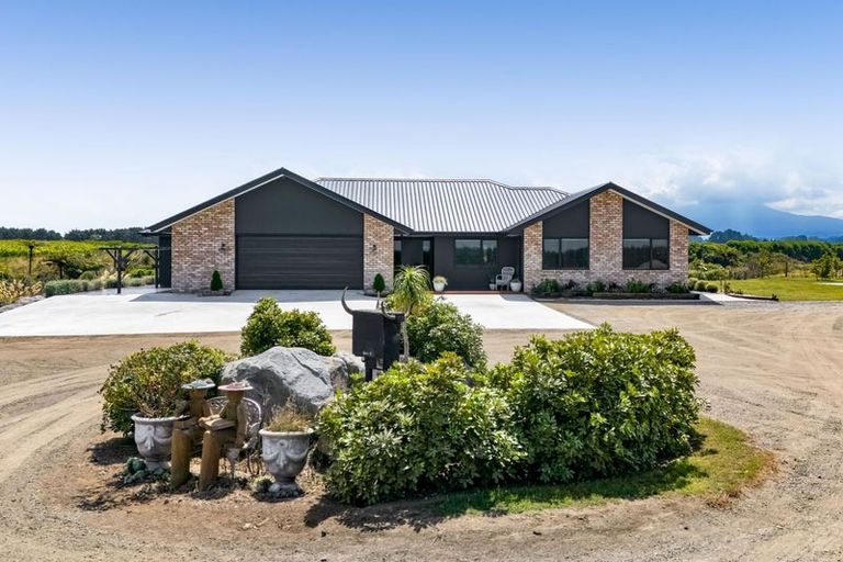 Photo of property in 661 Manaia Road, Manaia, Coromandel, 3581