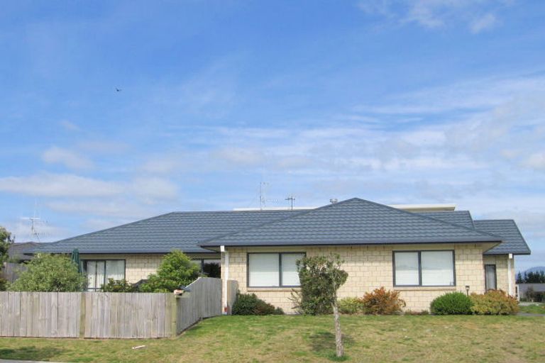 Photo of property in 18 Nautilus Drive, Papamoa Beach, Papamoa, 3118